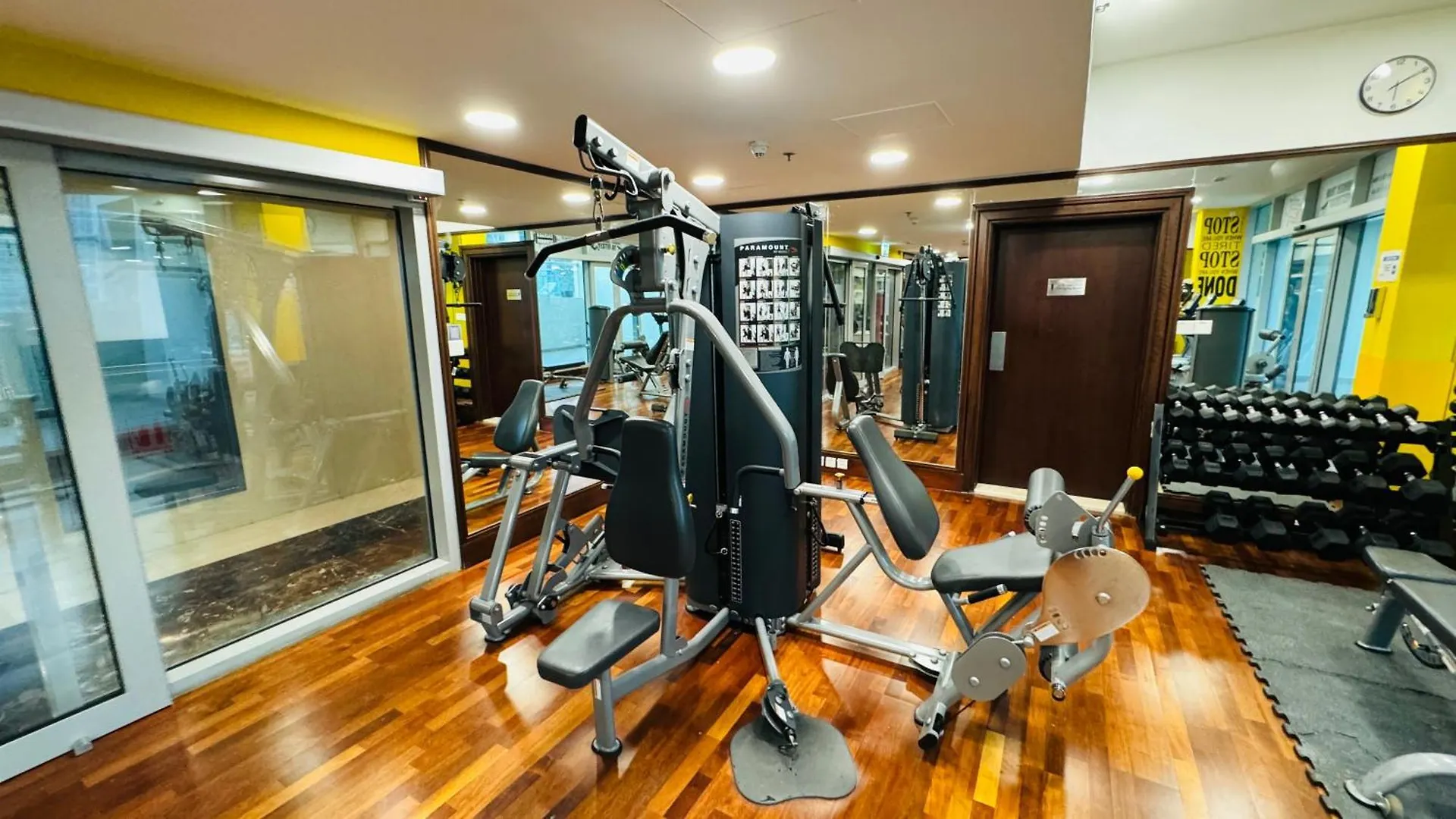 Stylish Fairview Stay In Business Bay Canal View Marasi Drive Dubaj