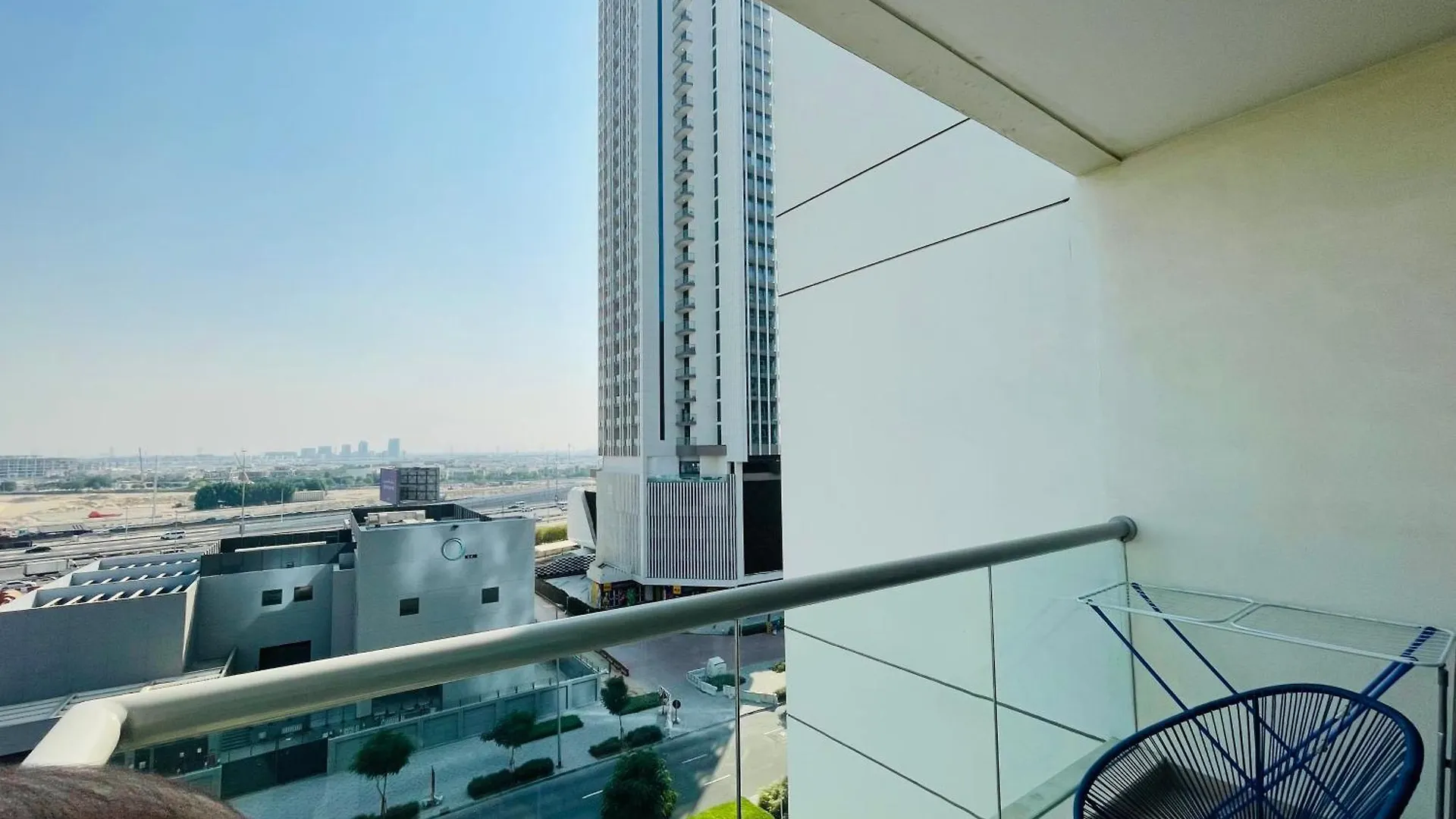 Stylish Fairview Stay In Business Bay Canal View Marasi Drive Dubaj