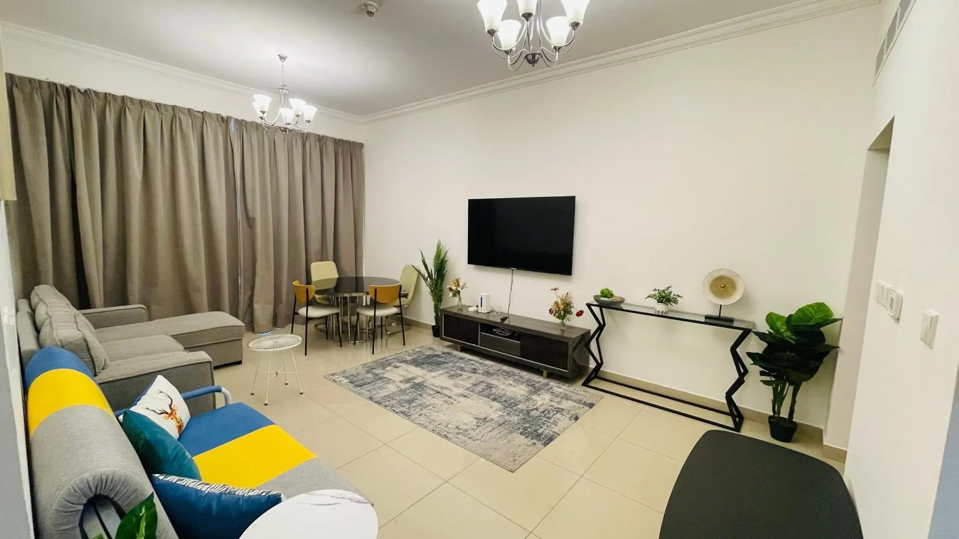 Stylish Fairview Stay In Business Bay Canal View Marasi Drive Dubai United Arab Emirates